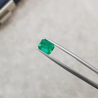 1.73 ct vivid green emerald